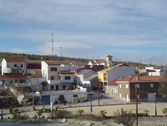 Arenas del Rey vista desde la carretera de Játar