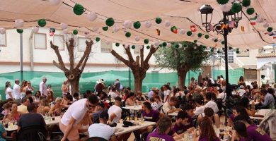 Celebración de las fiestas de Játar en la plaza primero de mayo