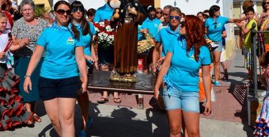 Romeria de fornes de santiago , las romeras llevan a santiago